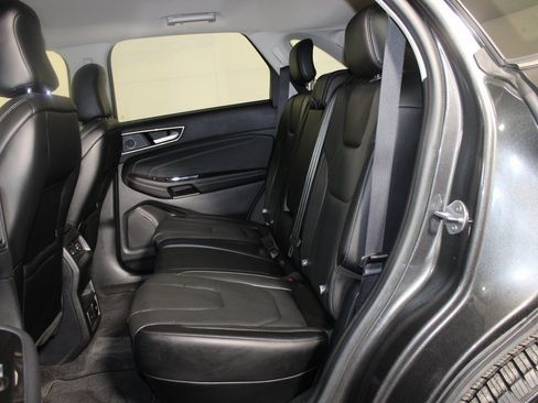 Certified 2020 Ford Edge Titanium image 12
