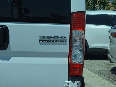 Used 2023 RAM ProMaster 2500 FWD image 8