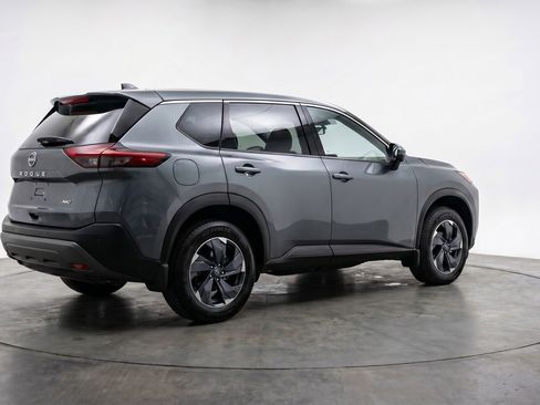 Used 2025 Nissan Rogue SV FWD image 9