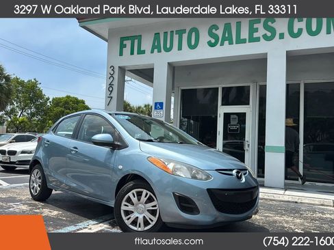 Used 2013 MAZDA MAZDA2 Sport FWD image 2