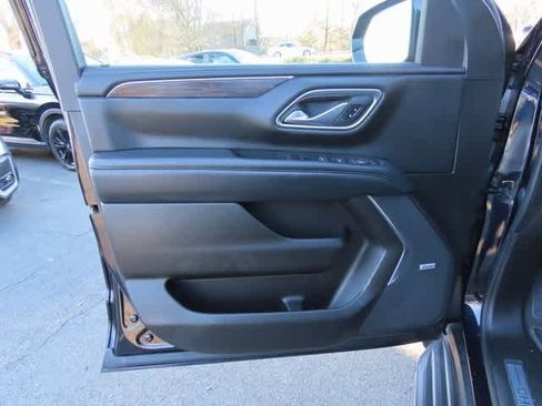 Used 2022 Chevrolet Tahoe LT w/ LT Signature Plus Package image 17