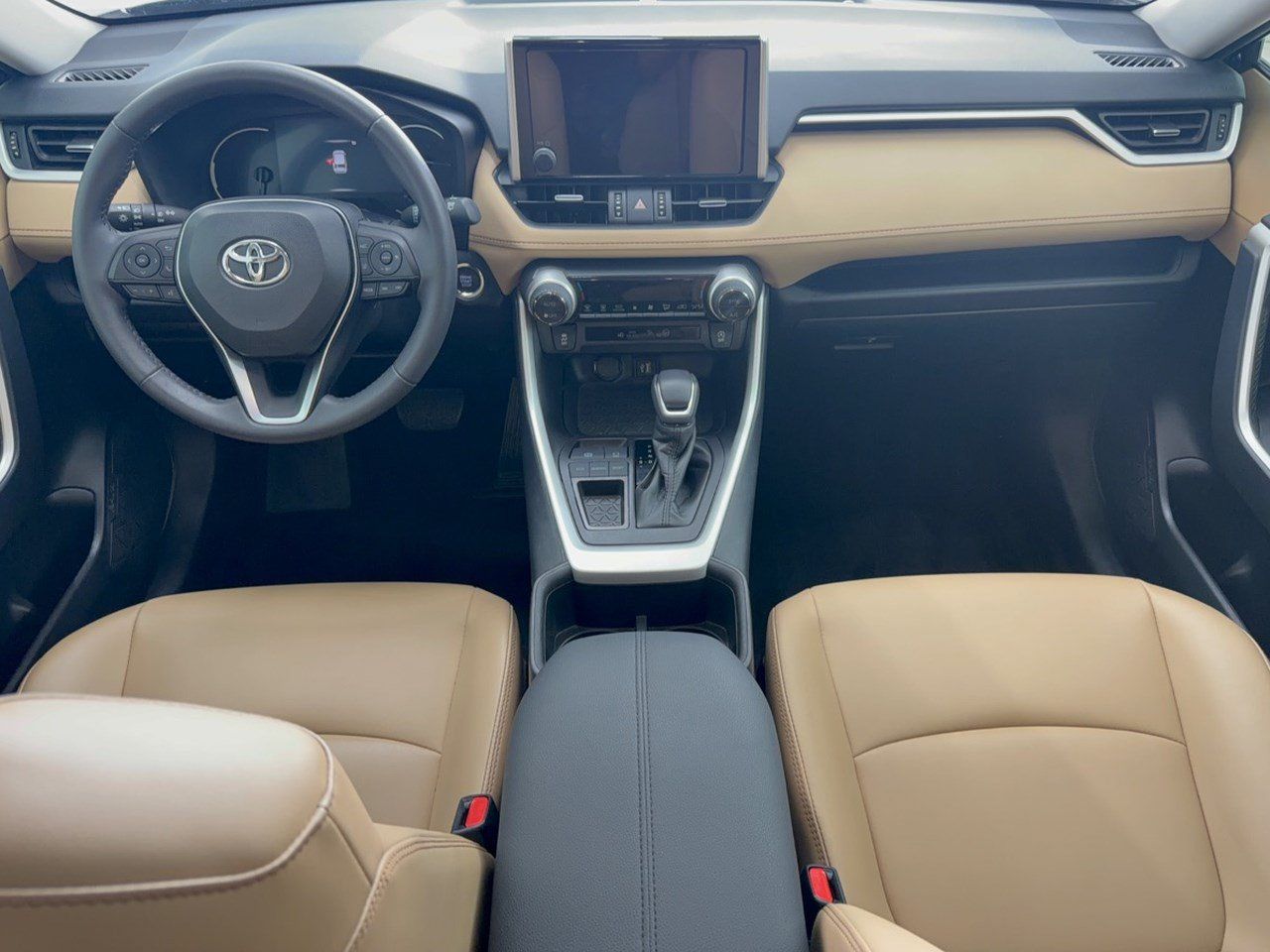 Used 2024 Toyota RAV4 XLE Premium FWD image 17