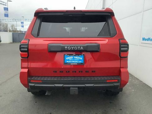 Used 2025 Toyota 4Runner SR5 image 5