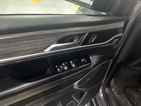 Used 2024 Jeep Wagoneer L Series II w/ Flexible Seating Group image 11