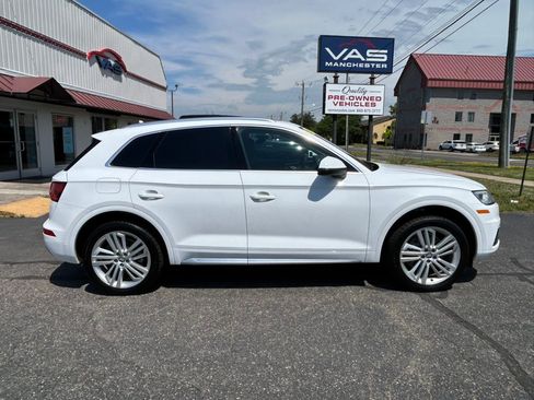 Used 2018 Audi Q5 2.0T Premium Plus w/ Premium Plus Package AWD/4WD image 4
