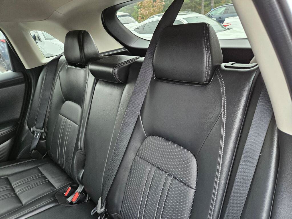Used 2023 Honda HR-V EX-L image 13