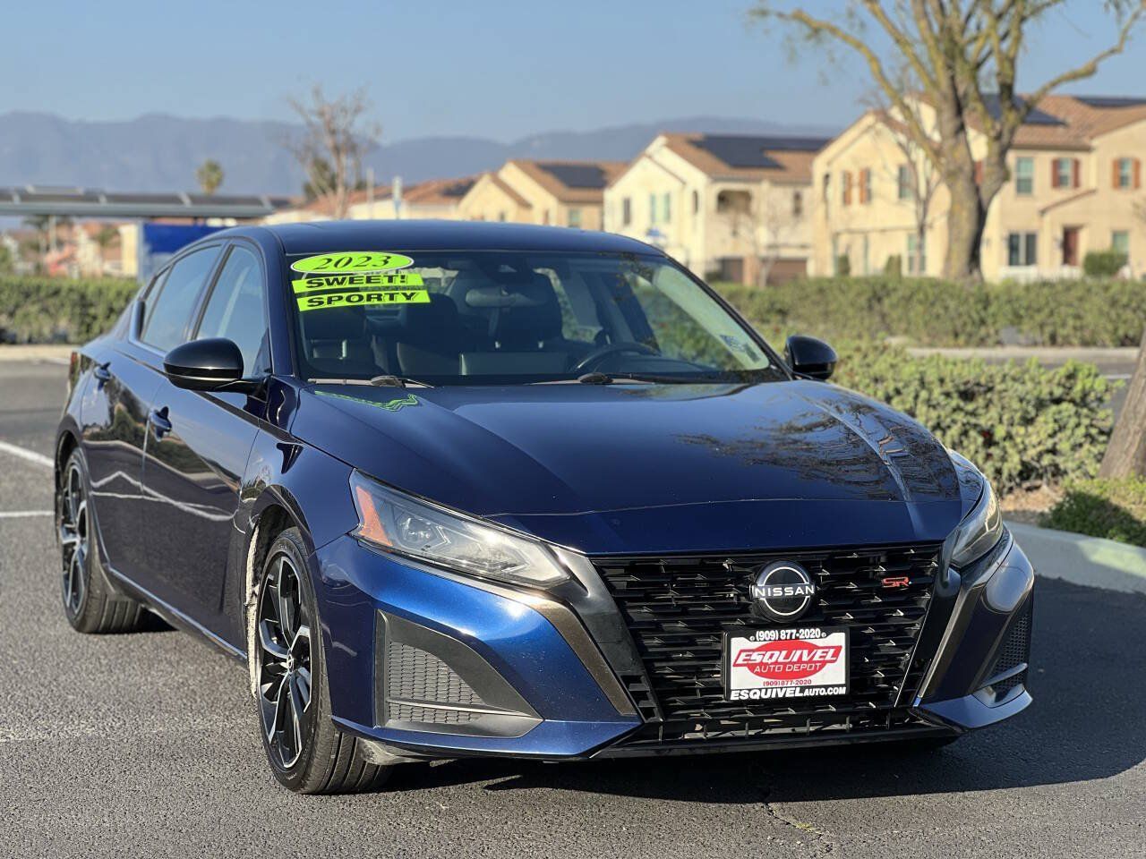 Used 2023 Nissan Altima 2.5 SR w/ SR Premium Package FWD image 9