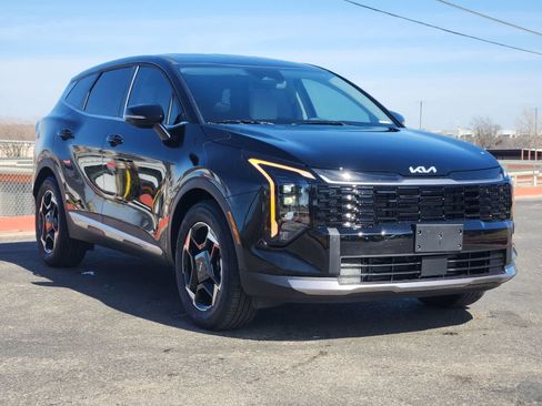 New 2026 Kia Sportage EX FWD image 2