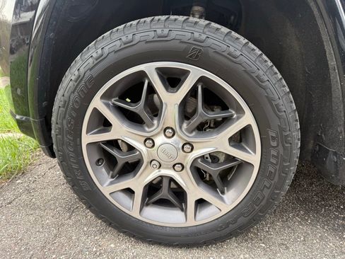 Used 2019 Jeep Grand Cherokee Overland image 7