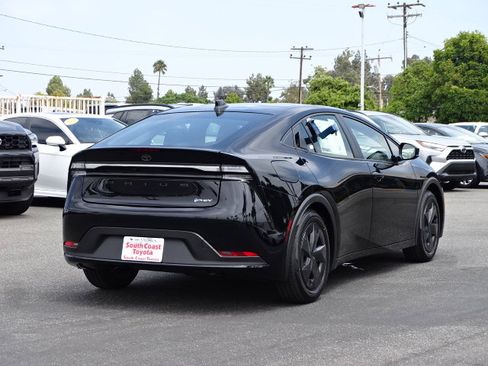 New 2026 Toyota Prius Plug-In Hybrid image 5