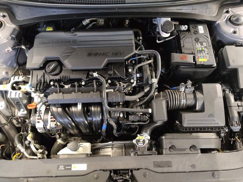 Used 2024 Hyundai Elantra SEL FWD image 30