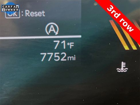 Certified 2025 Kia Sorento LX image 13