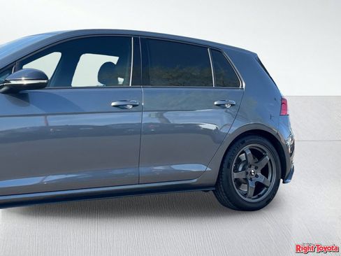 Used 2018 Volkswagen Golf R 4-Door AWD/4WD image 9