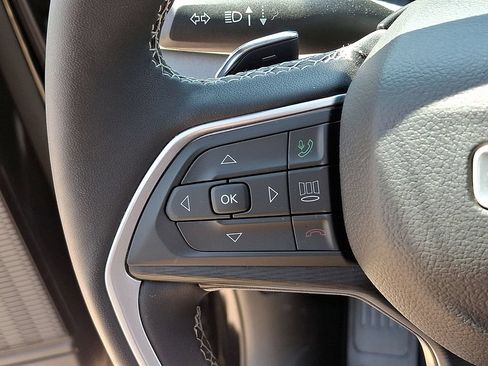 Used 2023 Jeep Grand Cherokee Laredo w/ Luxury Tech Group I AWD/4WD image 20