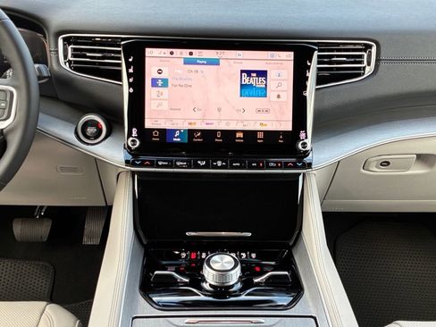 New 2026 Jeep Grand Wagoneer Limited AWD/4WD image 3