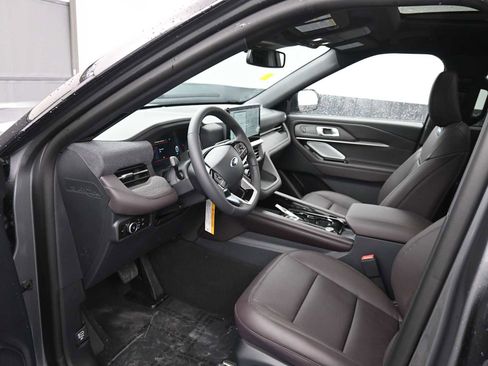 New 2026 Ford Explorer Platinum image 27