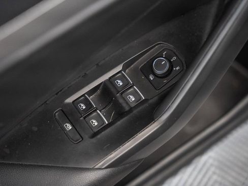 Used 2021 Volkswagen Jetta SE w/ SE Cold Weather Package FWD image 36