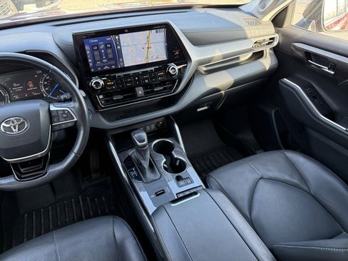 Used 2022 Toyota Highlander Limited image 21