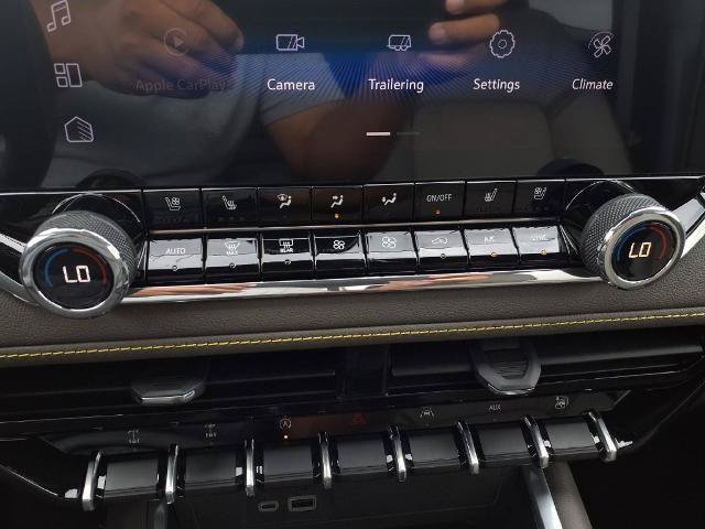 New 2026 Chevrolet Colorado ZR2 w/ Technology Package AWD/4WD image 29