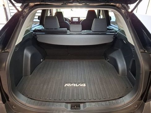 Used 2019 Toyota RAV4 LE w/ Carpet Mat Package AWD/4WD image 26