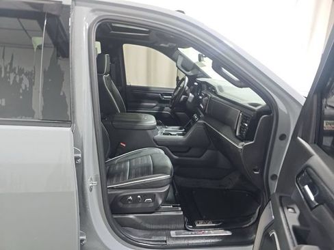 Used 2025 GMC Sierra 2500 AT4X AWD/4WD image 8