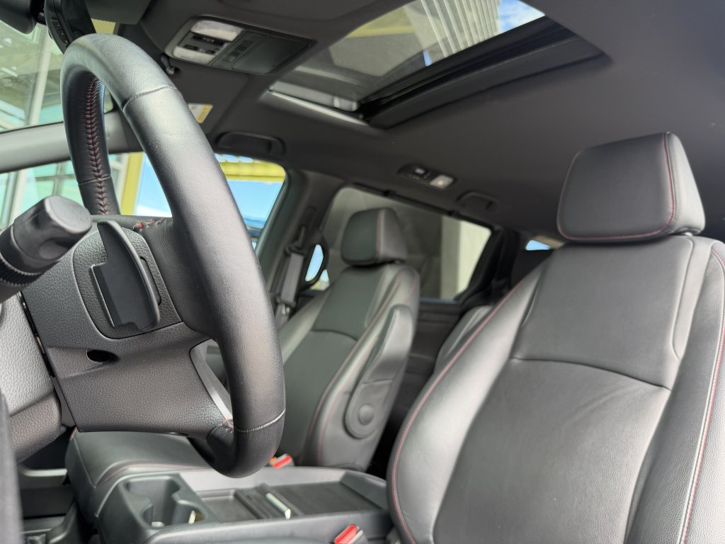 Used 2023 Honda Odyssey Sport image 29