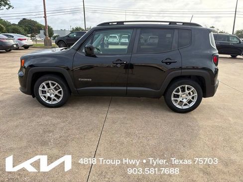 Used 2019 Jeep Renegade Latitude FWD image 6