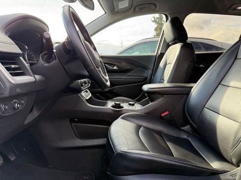 Used 2024 GMC Terrain SLT image 10