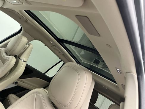 Used 2024 Lincoln Aviator Reserve w/ Equipment Group 201A image 7