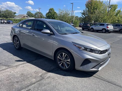 Used 2024 Kia Forte LXS FWD image 8