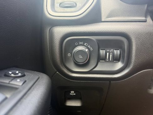 Used 2019 RAM 1500 Tradesman AWD/4WD image 18