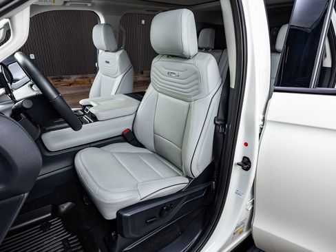 Used 2025 Ford Expedition Max Platinum w/ Platinum Ultimate Package image 30