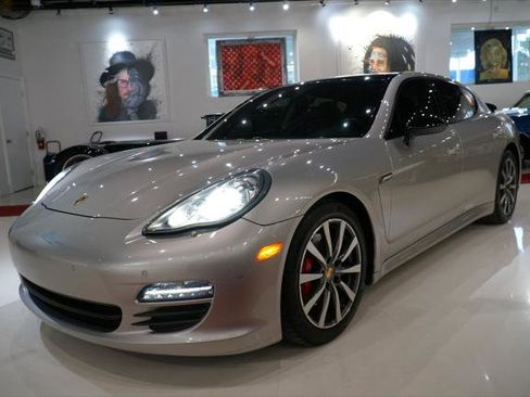 Used 2011 Porsche Panamera 4 image 4