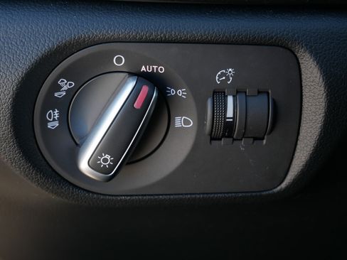 Used 2017 Audi Q3 2.0T Premium Plus w/ Premium Plus Package image 26