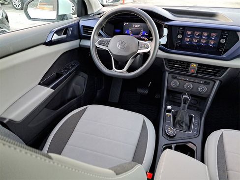 Certified 2022 Volkswagen Taos SE image 10