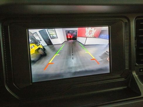 Used 2022 Ford Bronco Black Diamond image 8