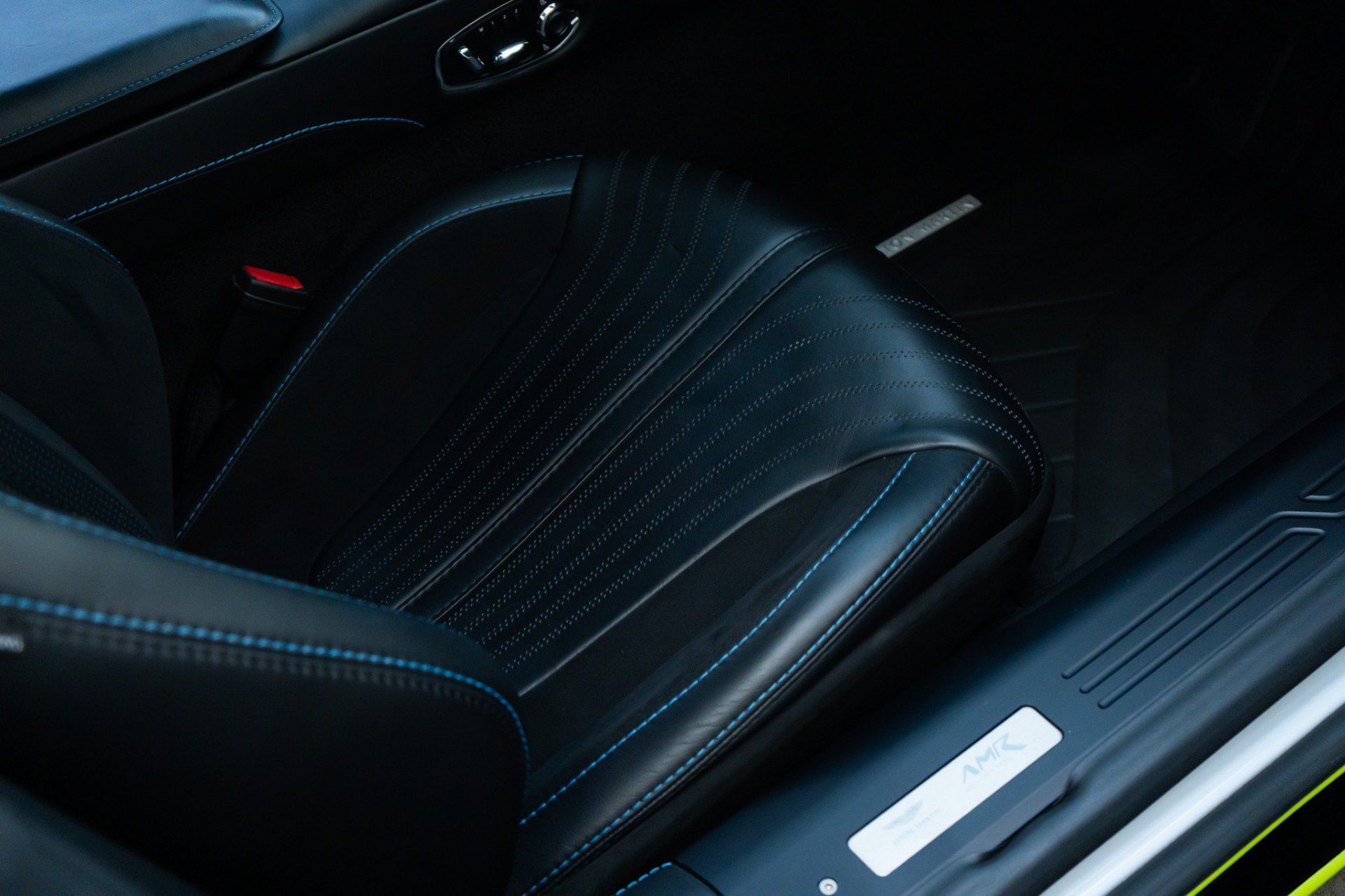 Used 2019 Aston Martin DB11 AMR RWD image 23