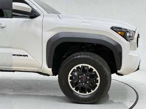 Used 2025 Toyota Tacoma TRD Off-Road image 8