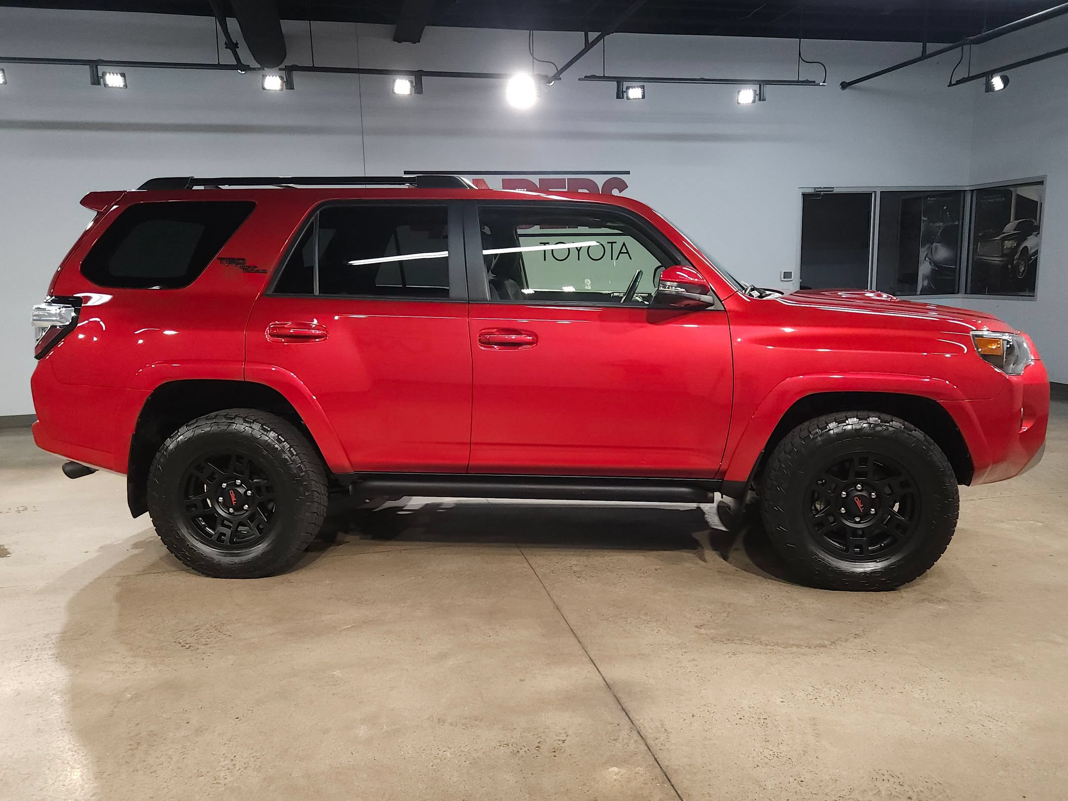 Certified 2023 Toyota 4Runner TRD Off-Road Premium w/ Moonroof Package AWD/4WD image 8