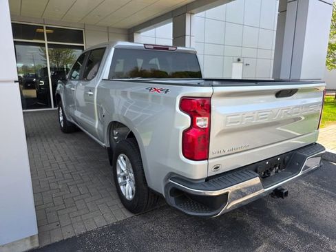 Used 2021 Chevrolet Silverado 1500 LT AWD/4WD image 2
