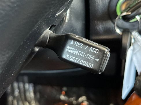 Used 2002 Lexus SC 430 Convertible RWD image 26