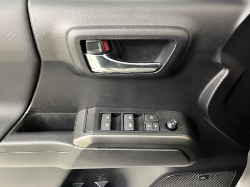 Used 2020 Toyota Tacoma TRD Sport w/ TRD Premium Sport Package AWD/4WD image 54