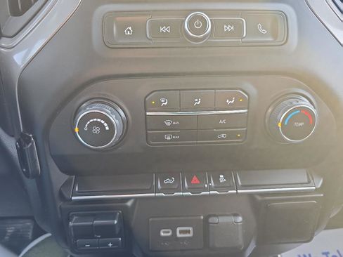 Used 2022 Chevrolet Silverado 2500 Custom w/ Custom Value Package image 25