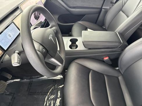Used 2023 Tesla Model Y Long Range AWD/4WD image 23