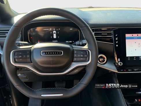 Used 2025 Jeep Wagoneer Series II w/ Premium Group I image 11