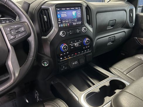 Used 2023 GMC Sierra 3500 Denali AWD/4WD image 21