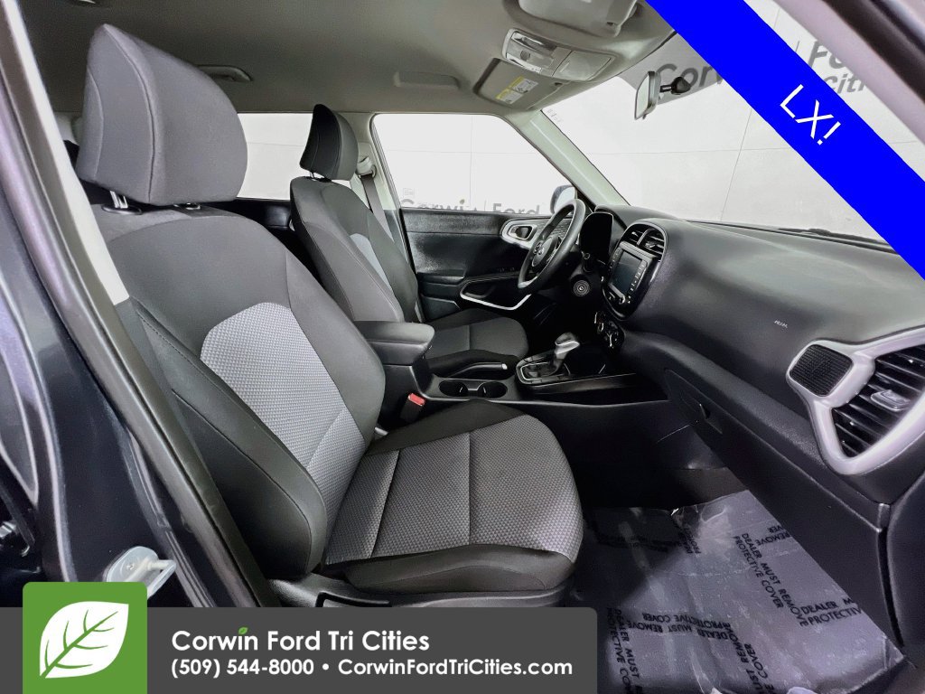 Used 2021 Kia Soul LX FWD image 16