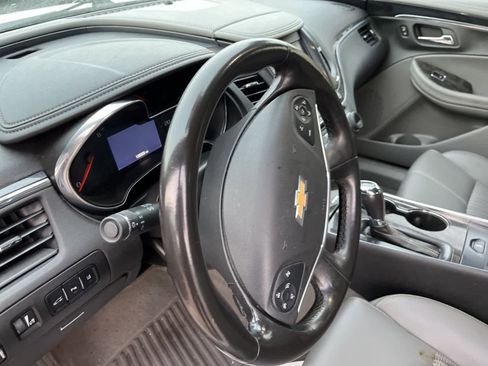 Used 2014 Chevrolet Impala LT w/ Convenience Package image 28