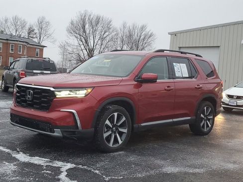 Certified 2023 Honda Pilot Touring image 3