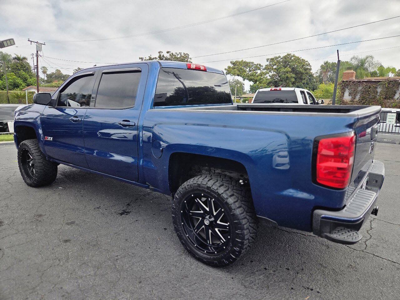 Used 2018 Chevrolet Silverado 1500 LT w/ All Star Edition RWD image 3